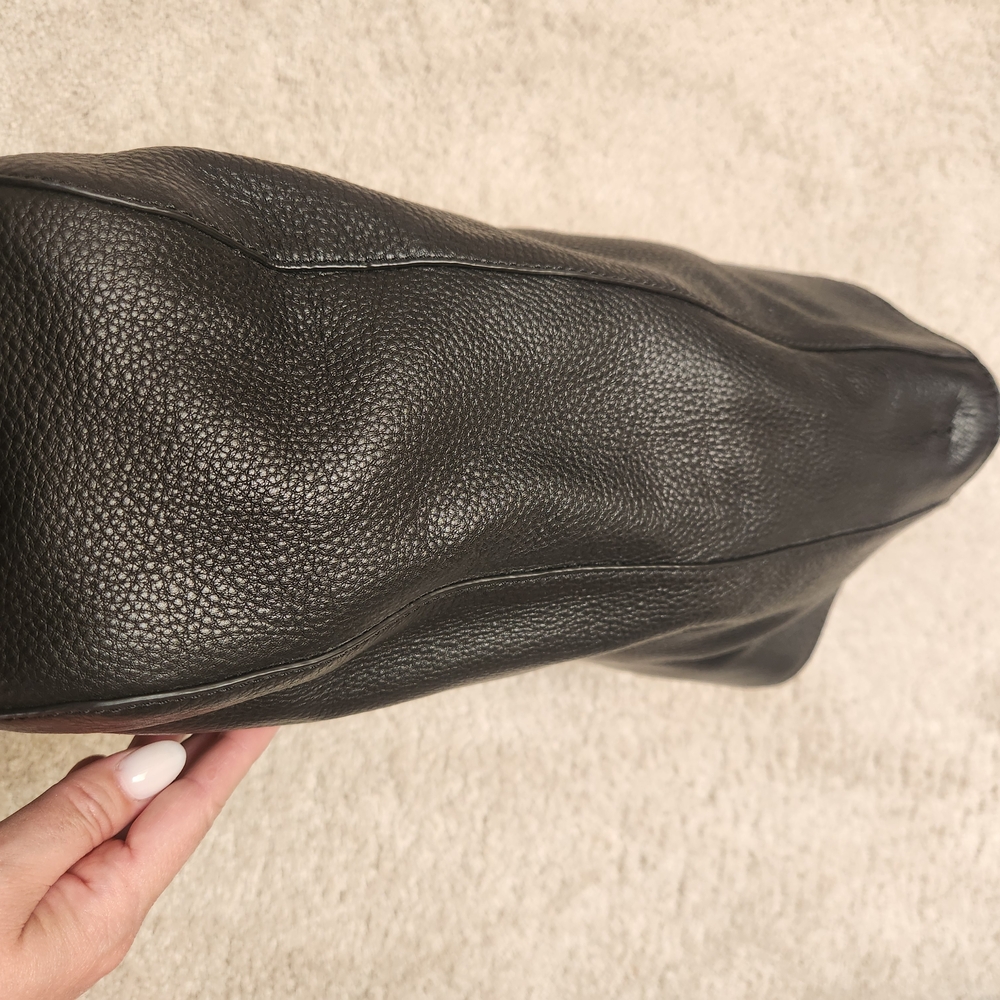 Tory Burch Black and Gold Shoulder Bag - Picture 5 of 16